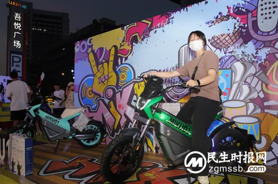 现象级购车热潮火遍南京,新日锂电嘉年华掀起旺季营销最高潮! 现象级购车热潮火遍南京,新日锂电嘉年华掀起旺季营销最高潮!