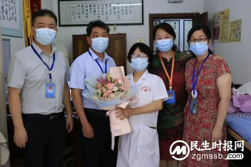 【中医·医者红】“医”心向党、踔厉奋进!——湘潭市中医医院庆祝第五个“中国医师节” 【中医·医者红】“医”心向党、踔厉奋进!——湘潭市中医医院庆祝第五个“中国医师节”