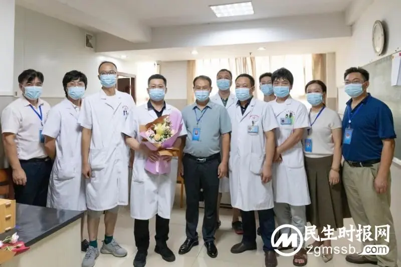 【中医·医者红】“医”心向党、踔厉奋进!——湘潭市中医医院庆祝第五个“中国医师节” 【中医·医者红】“医”心向党、踔厉奋进!——湘潭市中医医院庆祝第五个“中国医师节”