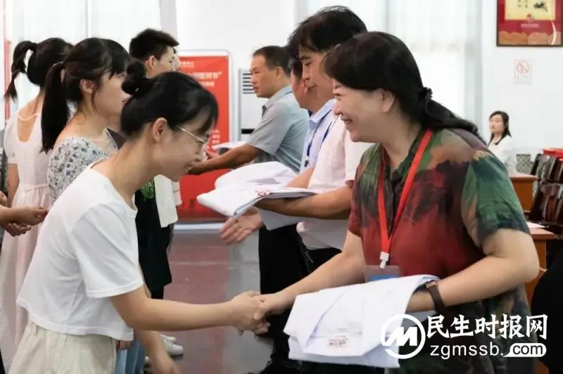 【中医·医者红】“医”心向党、踔厉奋进!——湘潭市中医医院庆祝第五个“中国医师节” 【中医·医者红】“医”心向党、踔厉奋进!——湘潭市中医医院庆祝第五个“中国医师节”