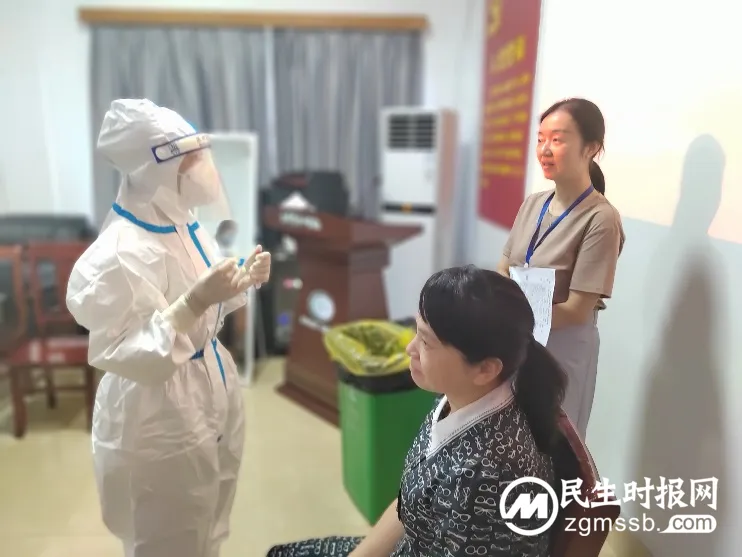 【中心医院·医者红】强化理论重实操 提升基层疫情防控能力