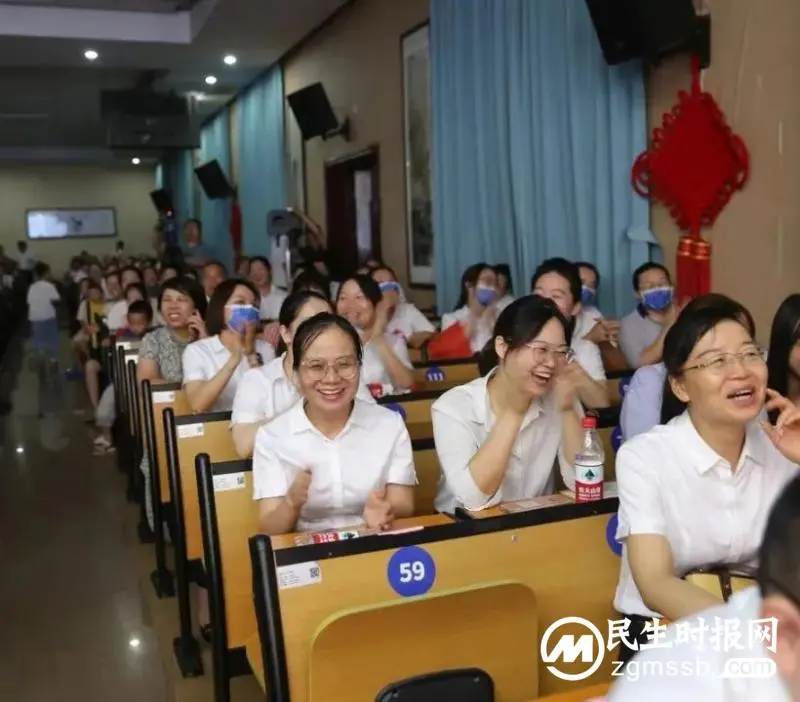 【“医”心向党 踔厉奋进】 湘潭县人民医院医共体举办第五届中国医师节庆祝表彰晚会 【“医”心向党 踔厉奋进】 湘潭县人民医院医共体举办第五届中国医师节庆祝表彰晚会