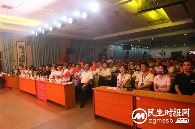 【“医”心向党 踔厉奋进】 湘潭县人民医院医共体举办第五届中国医师节庆祝表彰晚会 【“医”心向党 踔厉奋进】 湘潭县人民医院医共体举办第五届中国医师节庆祝表彰晚会