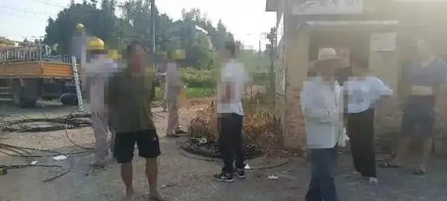 【打击整治“百日行动”】防控篇：电力施工受阻，石鼓派出所现场化解矛盾纠纷