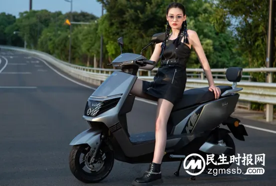 “机车女神”痞幼的新座驾居然是辆电动车?新日K5 3.0一整个惊艳 “机车女神”痞幼的新座驾居然是辆电动车?新日K5 3.0一整个惊艳