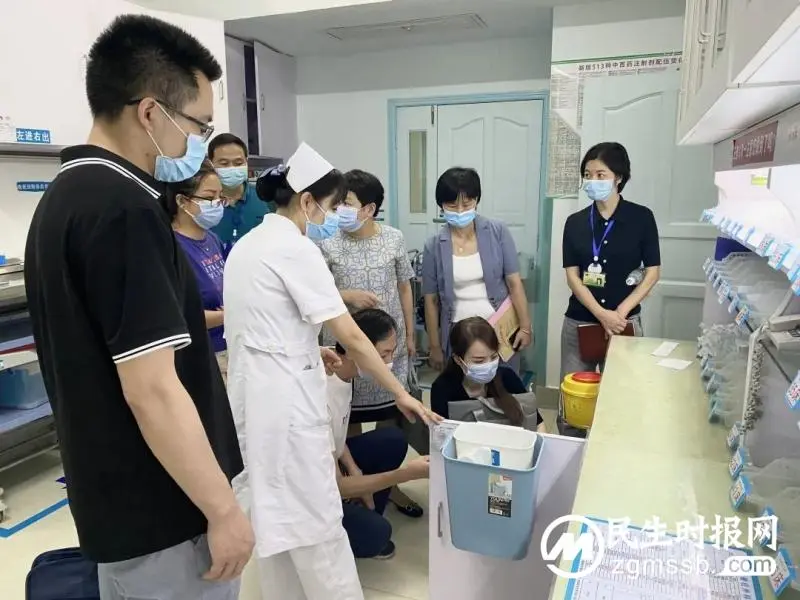 湘潭市疾控中心来市中心医院参观交流“10S”精益管理工作