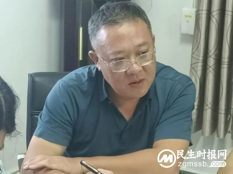 湘机中学党委理论学习中心组进行第九次集体学习