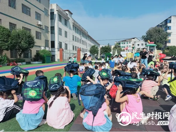 防震安全记心间 疏散演练常进行 防震安全记心间 疏散演练常进行