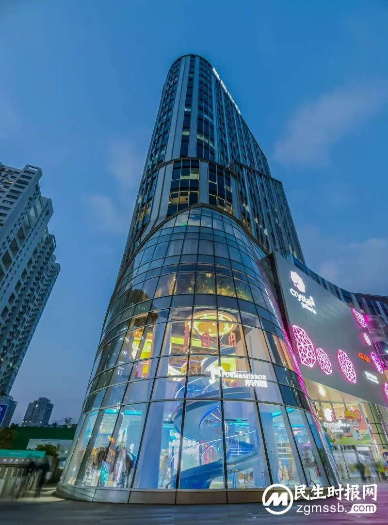 晶品Crystal Galleria 7周年庆开启城市治愈系「身临其晶」探险之旅！