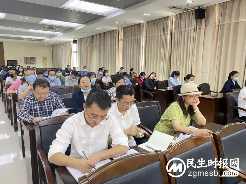 经济要稳住丨湘潭市住建局组织召开《关于规范湘潭市城区商品房预售资金监管的意见》、“交房即交证”政策宣讲暨统计培训