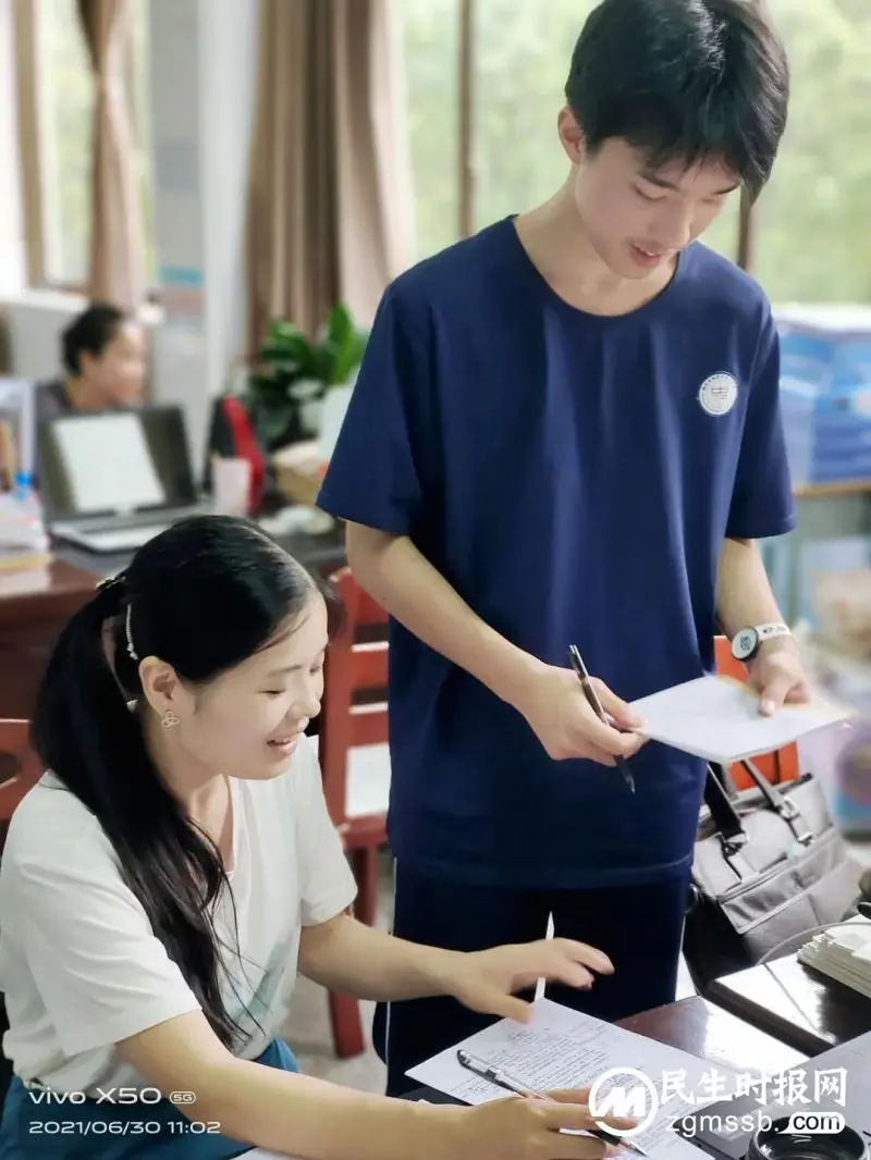 湘潭市第三中学名优教师风采展示第三期// 戴微老师