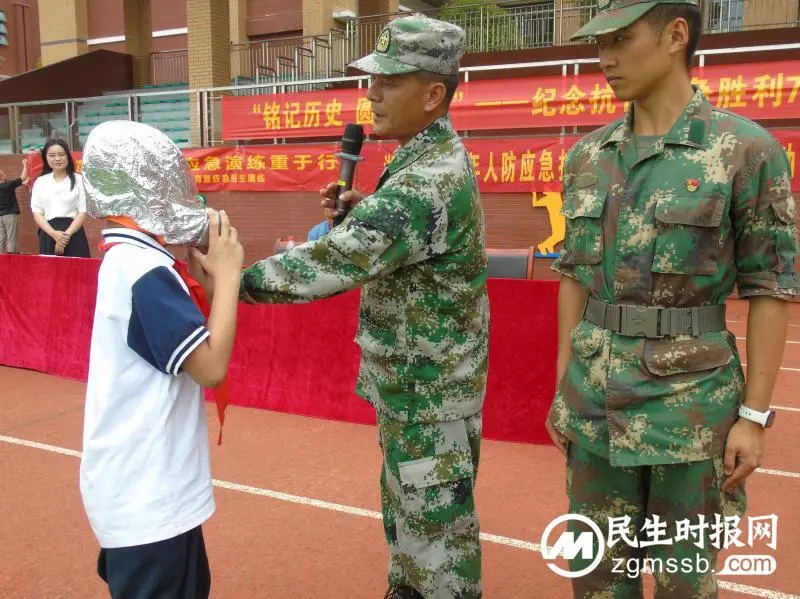 省青少年人防应急技能培训走进湘潭子敬初级中学