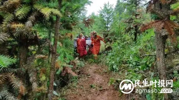 一男子被困山洞5天  个旧消防紧急救援