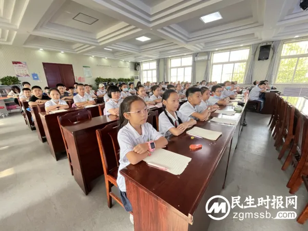 武安市富强小学：法官普法进校园 法律护航促成长