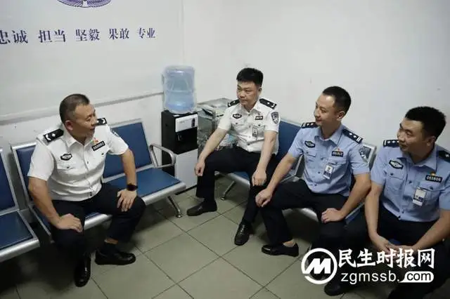 彭德清同志到岳塘公安督导检查工作并看望慰问基层民警辅警