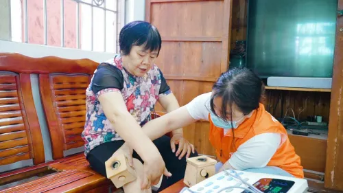 非凡十年·活力南海|“一网三层”的南海智慧养老之路 非凡十年·活力南海|“一网三层”的南海智慧养老之路