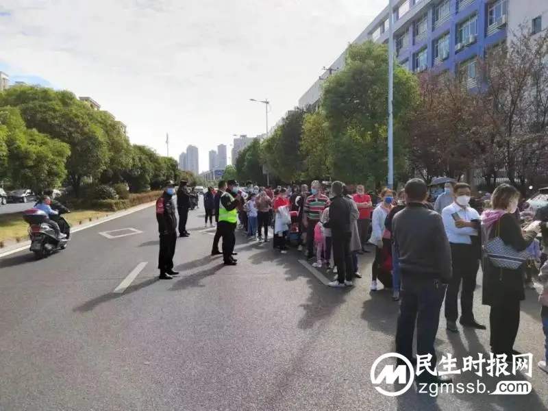 闻令而动,莲乡公安全警投入战疫情护平安 闻令而动,莲乡公安全警投入战疫情护平安