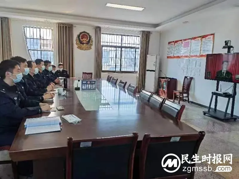 莲乡民警聆听二十大报告谈感悟