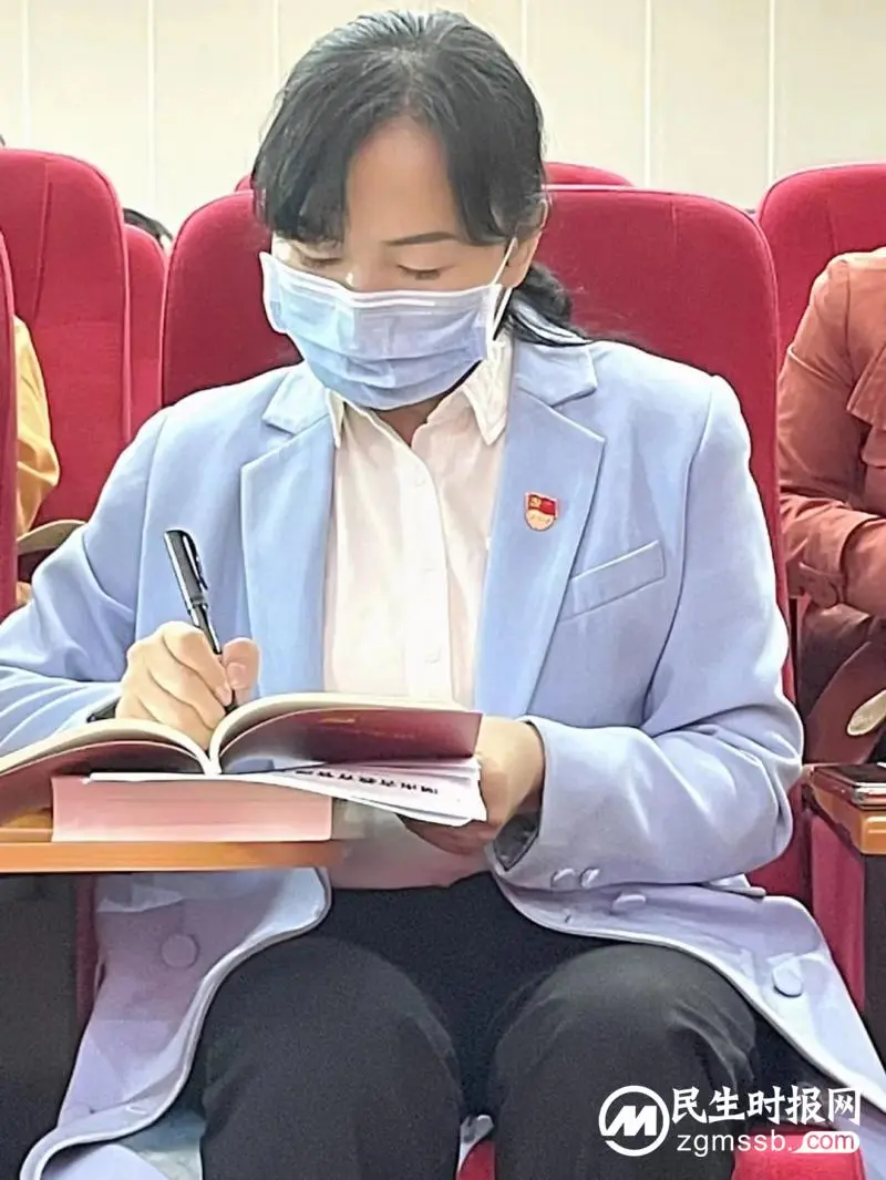 聚焦党的二十大，立德树人谱新篇//中共湘潭市第三中学党委组织学习二十大开幕式上的讲话