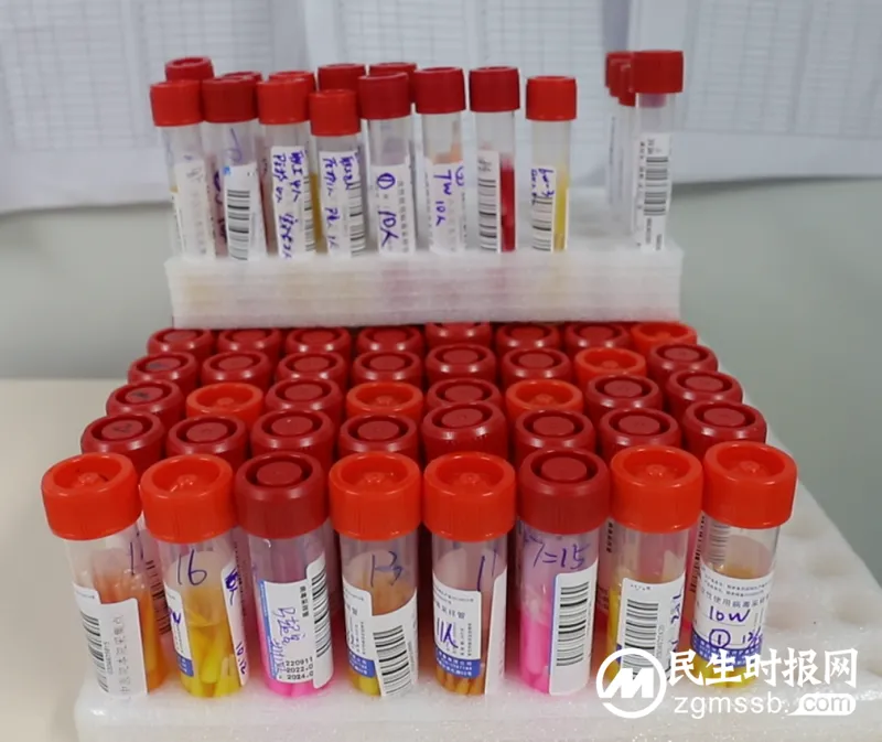 【中医·医者红】与新冠病毒抗战背后的“大白” 【中医·医者红】与新冠病毒抗战背后的“大白”