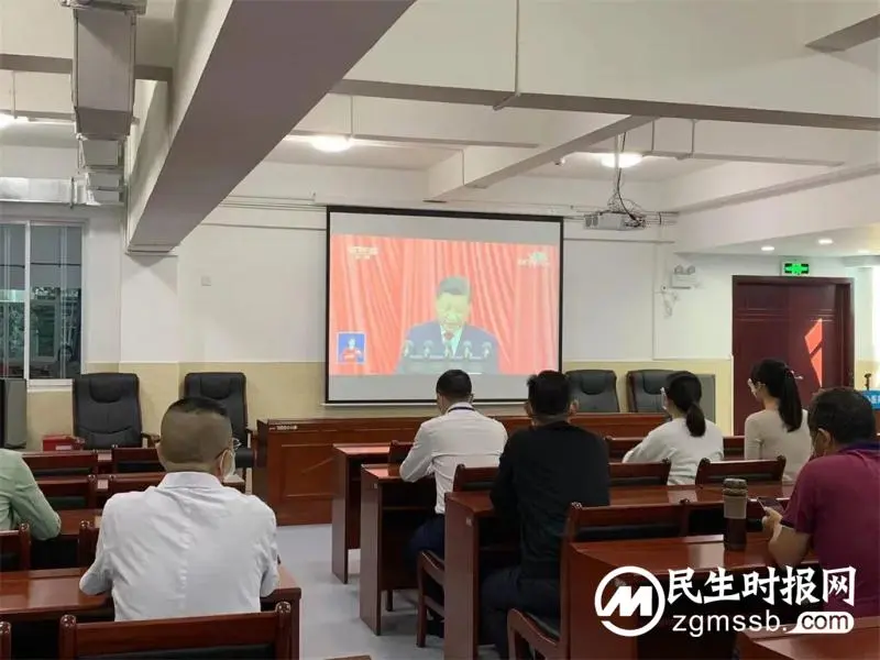 【中心医院·医者红】湘潭市中心医院党员干部职工积极收看党的二十大开幕会 【中心医院·医者红】湘潭市中心医院党员干部职工积极收看党的二十大开幕会