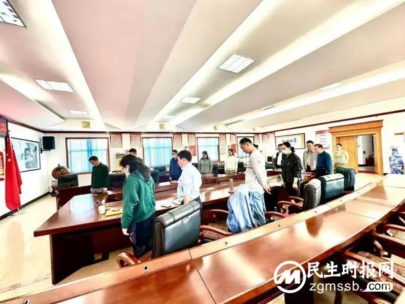 凝心聚力 振奋人心|湘潭市第一中学教职员工收看收听党的二十大开幕会