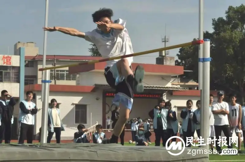 青春无畏 运动同行//湘潭市三中第67届田径运动会圆满落幕 青春无畏 运动同行//湘潭市三中第67届田径运动会圆满落幕