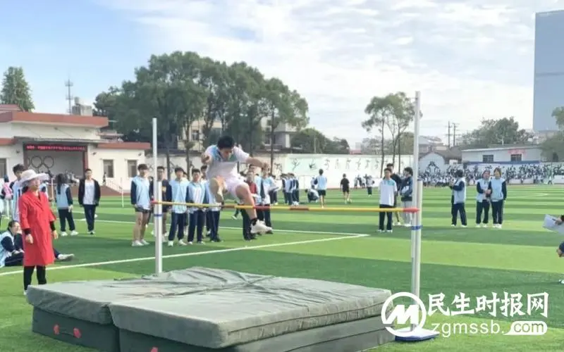 青春无畏 运动同行//湘潭市三中第67届田径运动会圆满落幕 青春无畏 运动同行//湘潭市三中第67届田径运动会圆满落幕