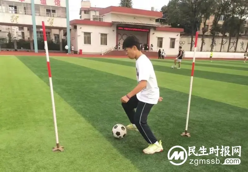 青春无畏 运动同行//湘潭市三中第67届田径运动会圆满落幕 青春无畏 运动同行//湘潭市三中第67届田径运动会圆满落幕