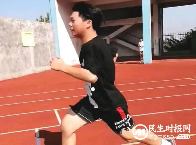 青春无畏 运动同行//湘潭市三中第67届田径运动会圆满落幕 青春无畏 运动同行//湘潭市三中第67届田径运动会圆满落幕