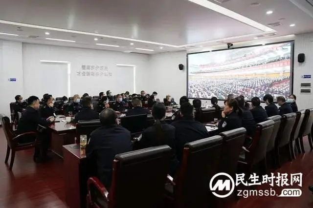 喜迎二十大 忠诚保平安 l 岳塘公安集中收看党的二十大开幕会盛况
