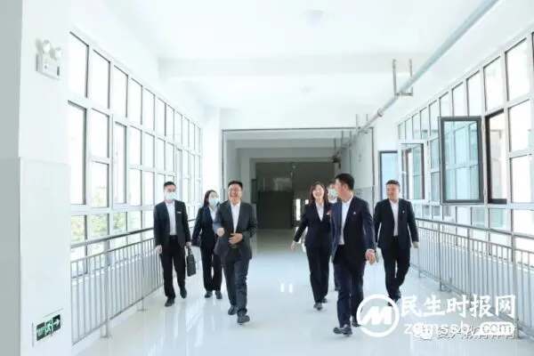 一年一台阶,三年大变样,如期建成区域一流名校|局长常健赴区第三中学调研指导工作