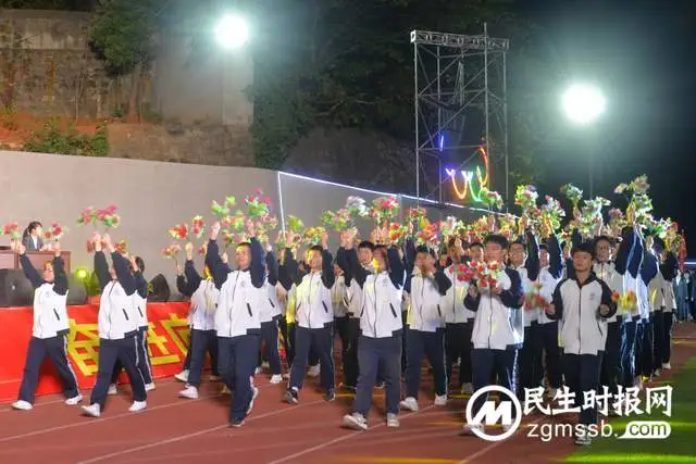 湘潭凤凰中学2022年校园体育文化节隆重开幕 湘潭凤凰中学2022年校园体育文化节隆重开幕