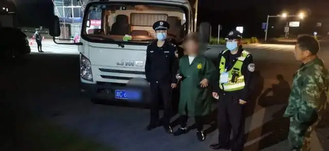 贪图省事，男子高速出口逆行被执勤民警拦截