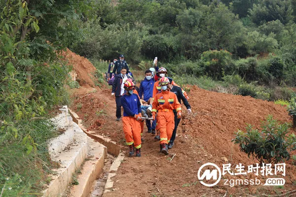 旋耕机失控伤人 昆明富民消防紧急处置