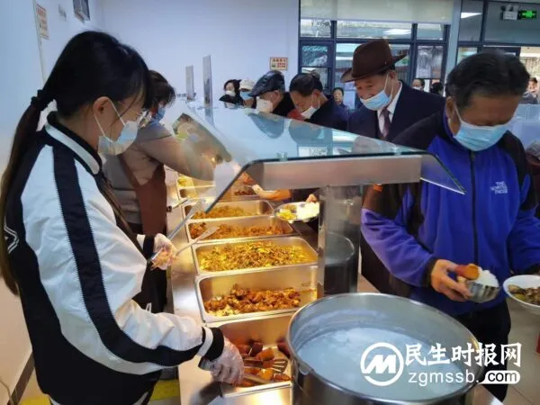 官渡区市民巡访团开展全国示范性老年友好型社区（东华路社区）专题巡访