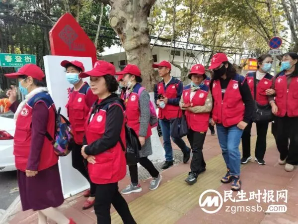 官渡区市民巡访团开展全国示范性老年友好型社区（东华路社区）专题巡访