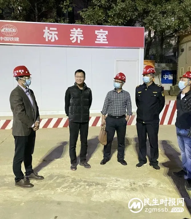 湘潭开展“夜鹰行动”整治扬尘污染 湘潭开展“夜鹰行动”整治扬尘污染