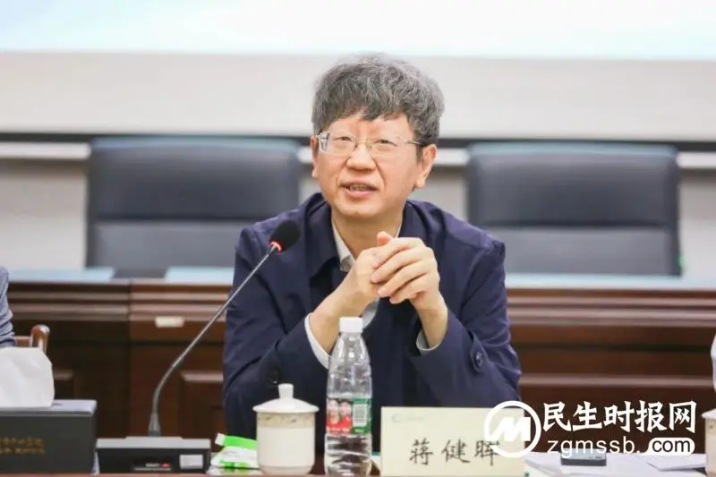 和湖南大学科研天团的第一次“亲密接触” 和湖南大学科研天团的第一次“亲密接触”