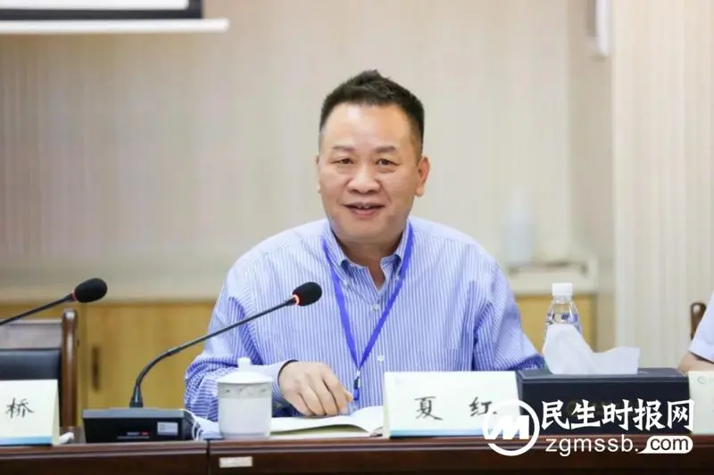 和湖南大学科研天团的第一次“亲密接触” 和湖南大学科研天团的第一次“亲密接触”