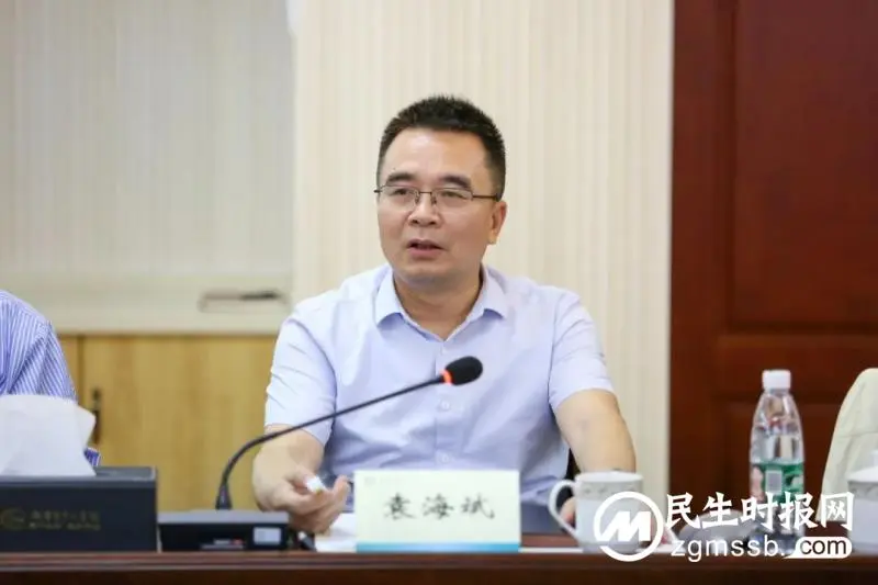 和湖南大学科研天团的第一次“亲密接触” 和湖南大学科研天团的第一次“亲密接触”