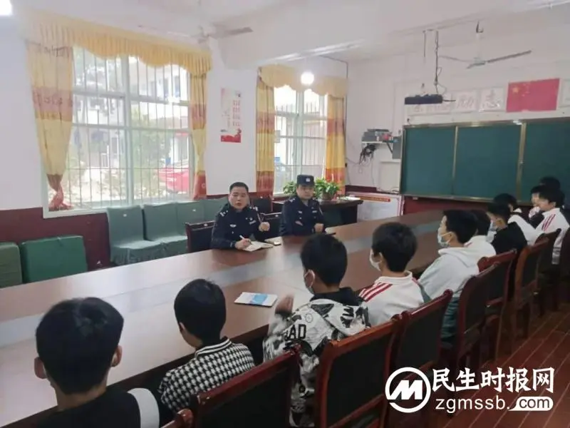 关爱青少年成长,青山桥派出所开展法治宣传进校园活动 关爱青少年成长,青山桥派出所开展法治宣传进校园活动
