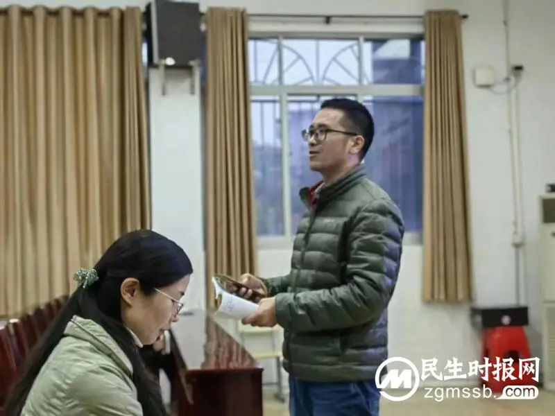 找对路子，迈稳步子，引领学生踏上新台阶——记高二年级教学质量分析会和家长座谈会