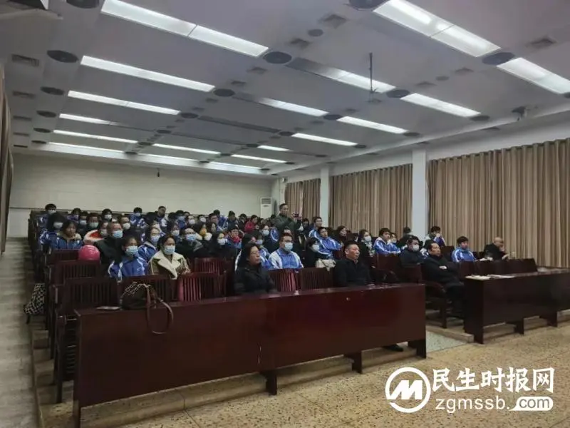 凝心聚力，砥砺前行——记高三年级创新人才培养学生、家长座谈会