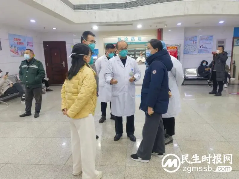 【中心医院·医者红】送温暖,鼓士气|湘潭市中心医院院领导走访慰问晚夜班医务人员 【中心医院·医者红】送温暖,鼓士气|湘潭市中心医院院领导走访慰问晚夜班医务人员