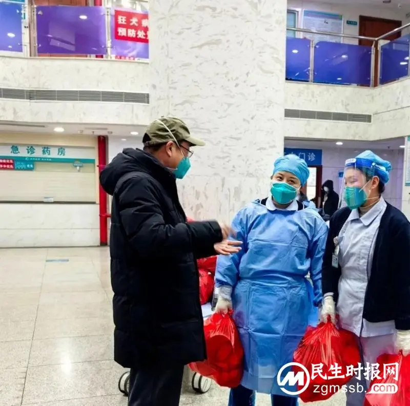 【中心医院·医者红】送温暖,鼓士气|湘潭市中心医院院领导走访慰问晚夜班医务人员 【中心医院·医者红】送温暖,鼓士气|湘潭市中心医院院领导走访慰问晚夜班医务人员