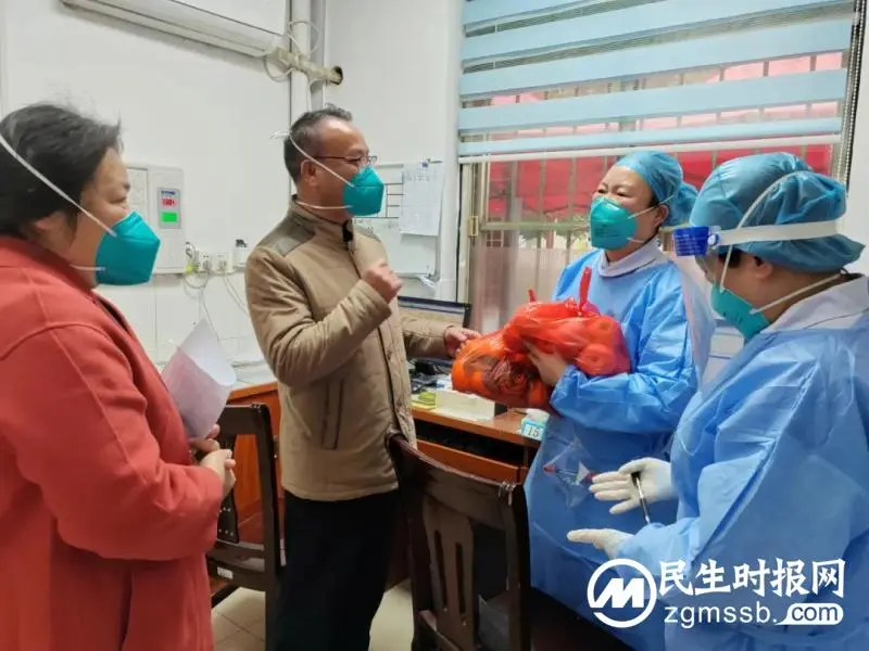 【中心医院·医者红】送温暖,鼓士气|湘潭市中心医院院领导走访慰问晚夜班医务人员 【中心医院·医者红】送温暖,鼓士气|湘潭市中心医院院领导走访慰问晚夜班医务人员