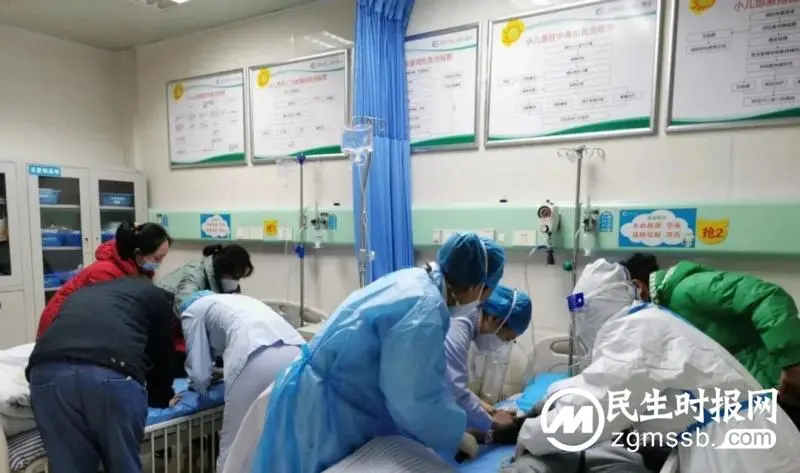 【中心医院·医者红】迎难而上∣他们坚守奋战在患儿最需要的地方 【中心医院·医者红】迎难而上∣他们坚守奋战在患儿最需要的地方