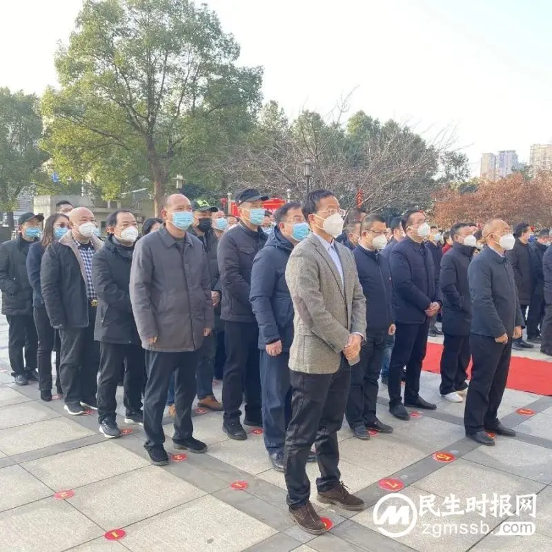 聚焦拼经济 奋进新征程——“四个迫切”挥写住建人的“四干”决心书丨市住建局举行2023年新春升国旗仪式