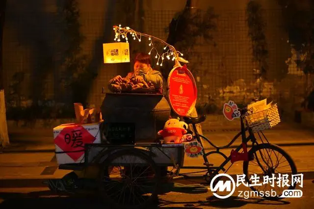 小红书上的小红薯,来送烤红薯了,「小红薯慢闪店」多地温暖再开张 小红书上的小红薯,来送烤红薯了,「小红薯慢闪店」多地温暖再开张